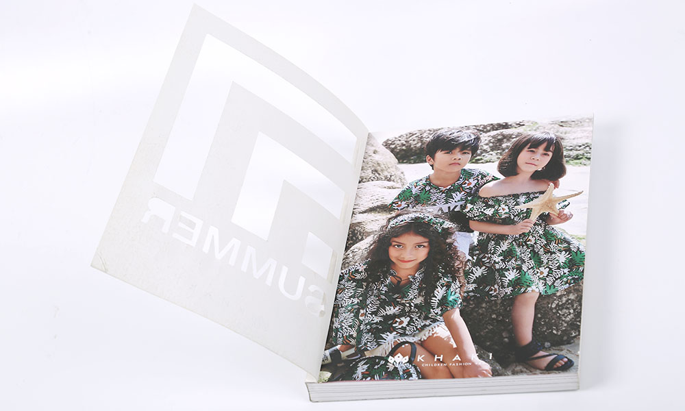 夏天服裝畫冊(cè)設(shè)計(jì)