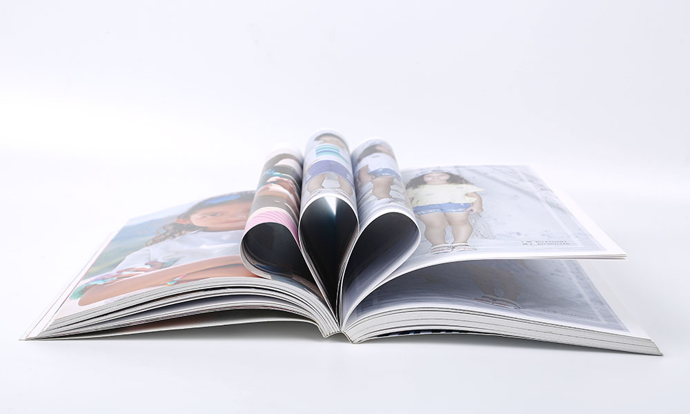 夏天服裝畫冊(cè)設(shè)計(jì)